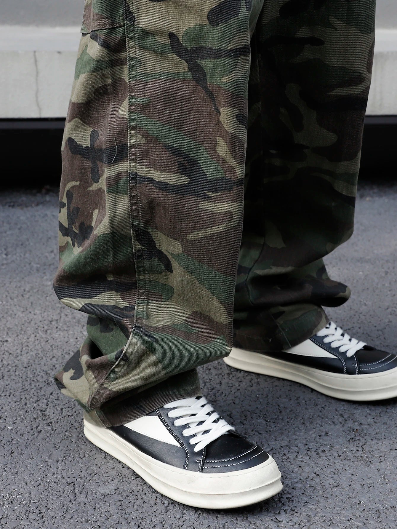 Men's Multi-Pocket Camouflage Printed Denim Overalls - Cotton, Non-Elastic, Machine Washable - Ideal for Casual Outings
