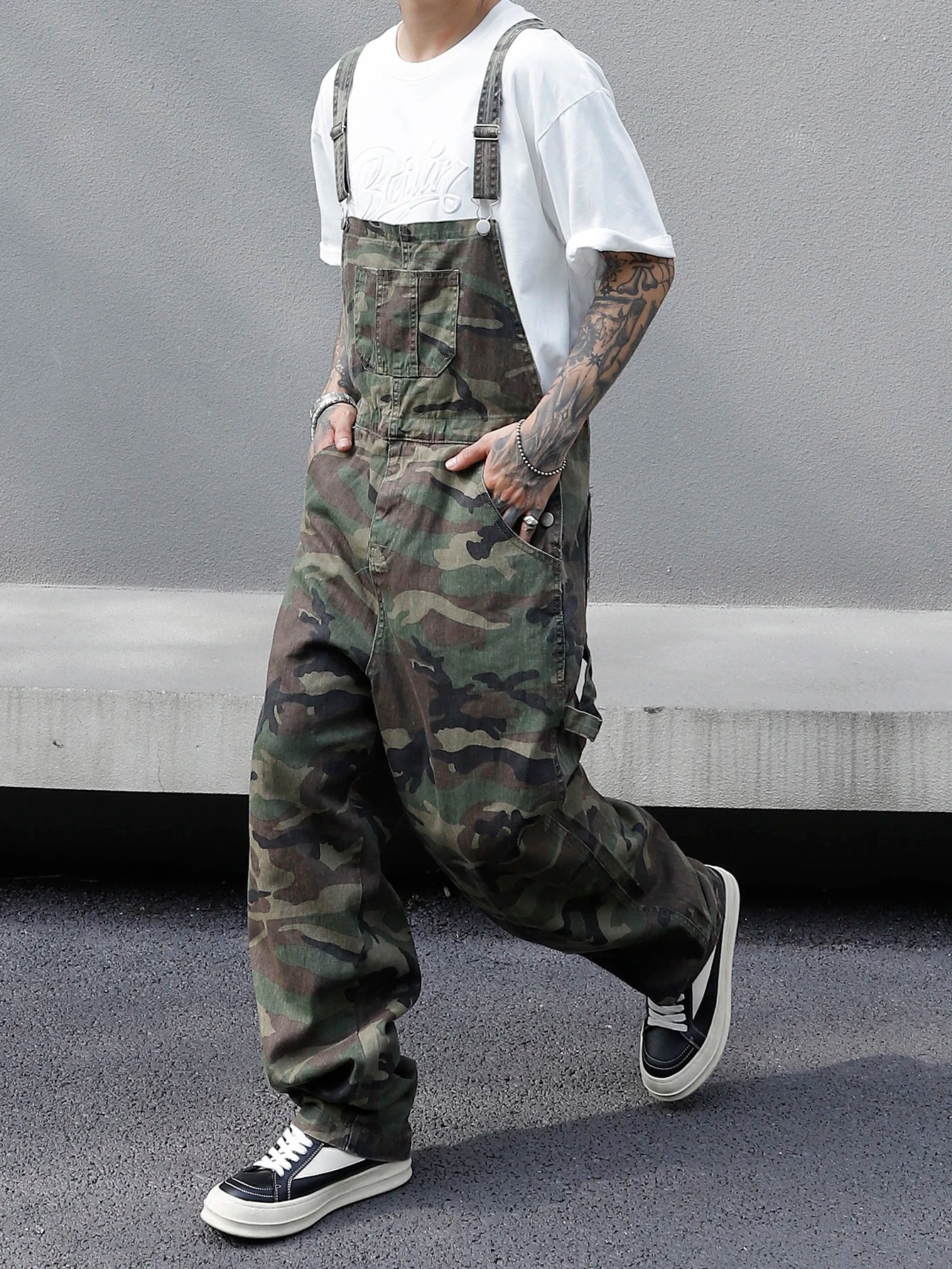 Men's Multi-Pocket Camouflage Printed Denim Overalls - Cotton, Non-Elastic, Machine Washable - Ideal for Casual Outings