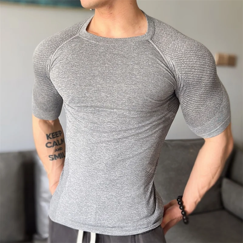 2025 Men Running Sports T-shirt Training Quick Dry Tight Short Sleeves Shirt Bodybuilding compress Fitness Tee Tops men Clothing